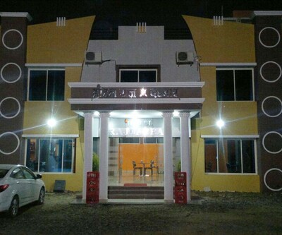 Hotel Raj Darbar